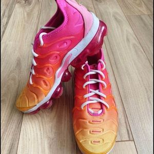 Nike Air Vapormax Plus Laser Fuchsia Psychic Pink